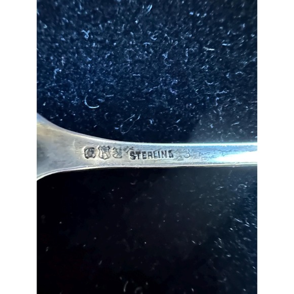 Antique Reed & Barton Sterling Pickle / Olive Fork La Reine - Picture 5 of 6